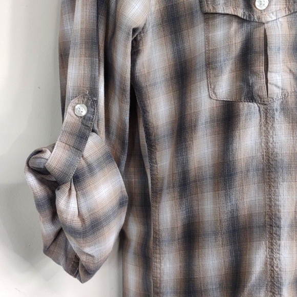 J. Ferrar Small Modern fit button down Tan Gray & white plaid long sleeved Top - Picture 4 of 9